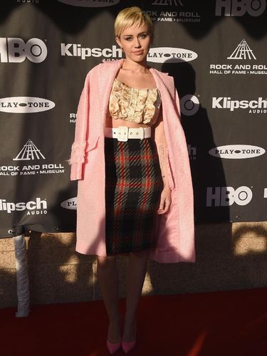 Miley Cyrus Berhenti Tampil Vulgar, Alasannya Mengejutkan