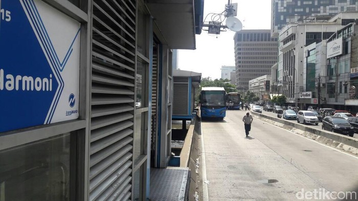 Sempat Mengular, Sebagian Bus TransJ di Harmoni Mulai Beroperasi