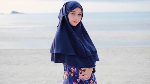 Foto Jilbab  Instan  Seperti Ini yang  Tren Dipakai Selebgram