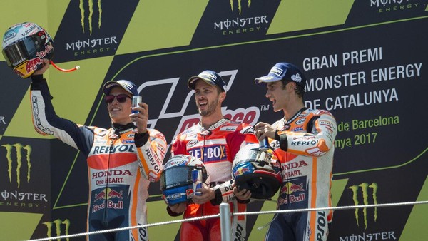 Situs Wikipedia Sebut Valentino Rossi Juara Dunia Motogp 2015 Halaman 3 Tribunnews Com Mobile
