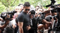 Percintaannya dengan Gaston Castano harus menempuh banyak halangan. (Dok. detikHOT)