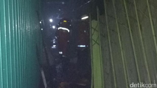 Kebakaran di Pasar Kramat Jati Padam, Sekitar 90 Kios Terbakar