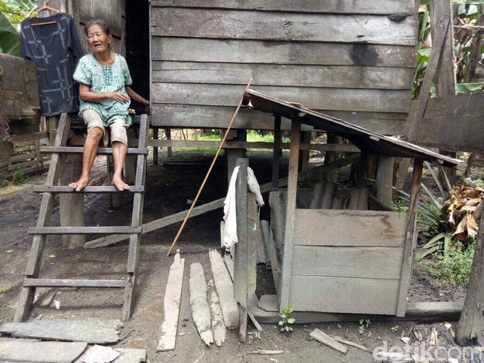 Tak Layak Huni, Rumah Nenek Zubaidah Dibedah Polisi