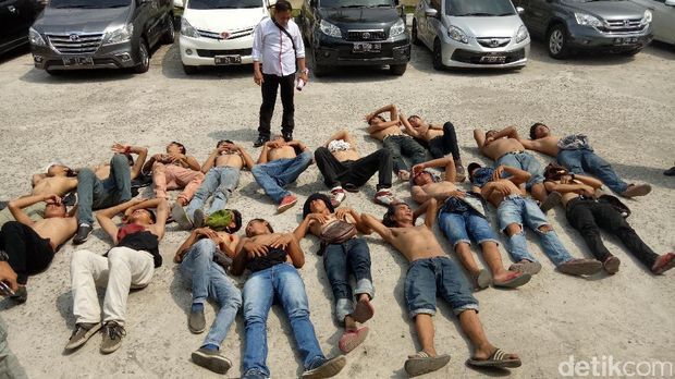 Razia preman dan pengamen di Palembang.