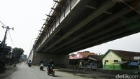 Pada hari biasa, waktu yang dibutuhkan dari Pejagan melewati empat perlintasan kereta sejauh 60 km yakni sekitar 4 jam. Namun saat mudik Lebaran bisa ditempuh hingga 14-16 jam. Diharapkan keempat flyover ini bisa membuat kondisi lalu lintas dapat ditempuh sekitar 5-6 jam.