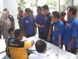 Pastikan Penumpang Aman Saat Mudik, Polisi Tes Urine Sopir Bus