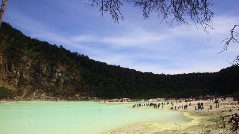Ilustrasi Kawah Putih di Ciwidey (Aldi Sanjaya Putra/dTraveler) Ilustrasi Kawah Putih di Ciwidey (Aldi Sanjaya Putra/dTraveler)