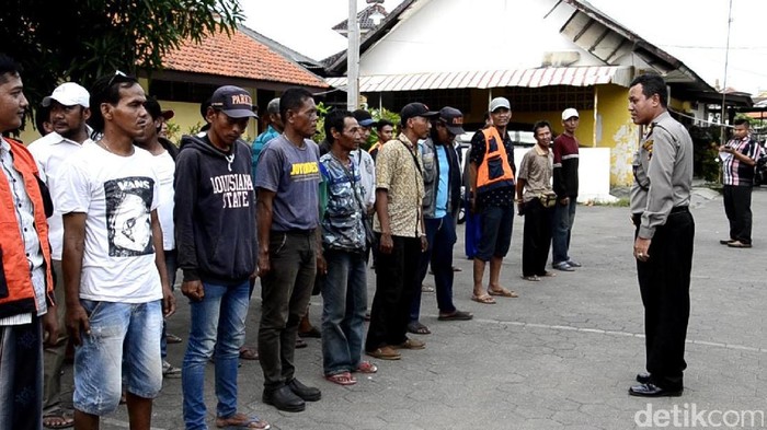 Gelar Razia, Polres Pekalongan Kota Minta Jukir Liar Hapalkan Pancasila