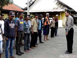 Gelar Razia, Polres Pekalongan Kota Minta Jukir Liar Hapalkan Pancasila