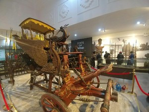 Destinasi Baru dari Cirebon: Museum Modern di Keraton Kasepuhan