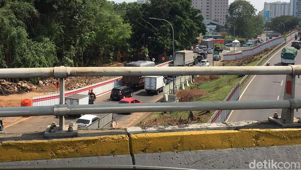 Kemacetan di Tol Cawang arah Semanggi