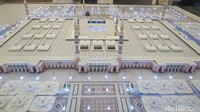 Barang koleksi dari Masjid Nabawi juga foto-foto tua, pintu yang lama dan maket Masjid Nabawi. (Fitraya/detikcom)