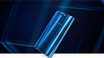 Tersedia dua pilihan ruang penyimpanan, yakni 64 GB dan 128 GB. Foto: Honor 9