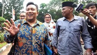 Kak Emma memasuki Polda Metro Jaya. Sebelumnya, polisi telah memeriksa Firza Husein pada Senin (12/6/2017) dalam kasus yang sama. Sementara Habib Rizieq sendiri saat ini belum diperiksa sebab keberadaannya masih di Arab Saudi. 