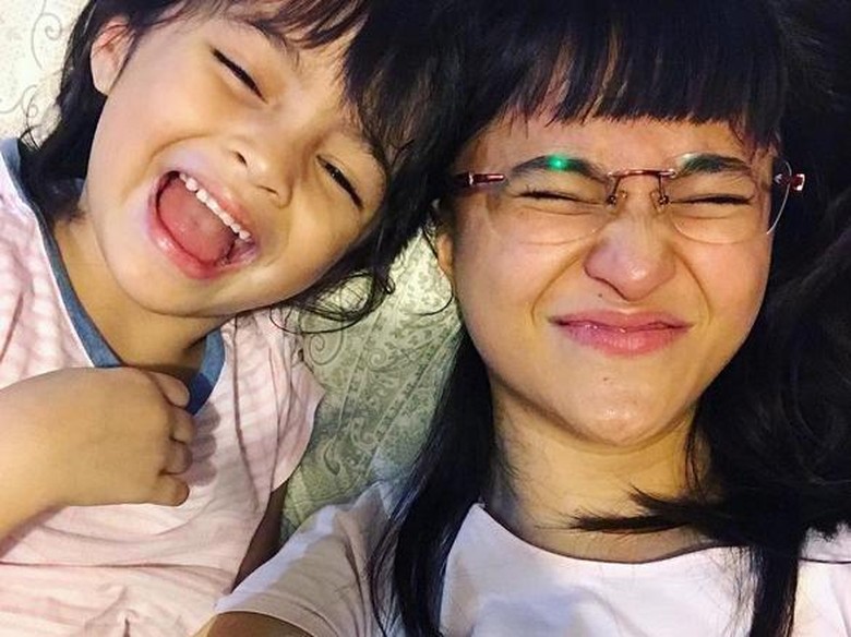 Marshanda Batasi Sienna Gunakan Gadget untuk Hindari Pedofil Marshanda Batasi Sienna Gunakan Gadget untuk Hindari Pedofil