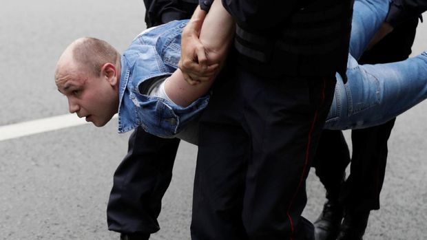 Demonstran di Moskow ditangkap polisi