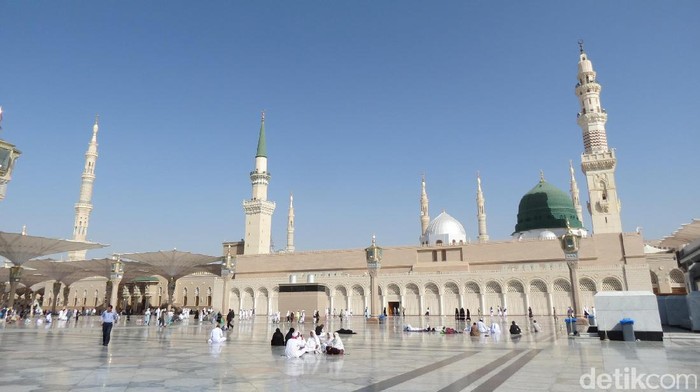 Masjid Nabawi Pagi Hari 2017