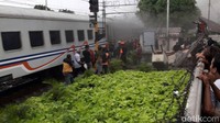 Akibat kejadian itu, ada 2 korban tewas yang merupakan penumpang mobil tersebut. Pool/Istimewa.