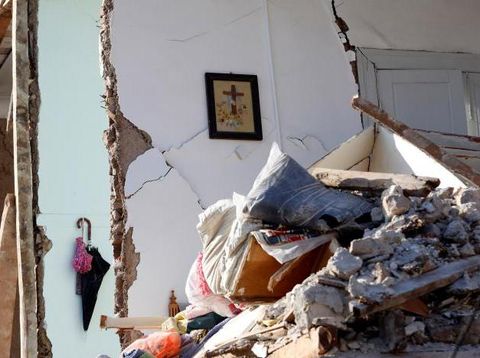 Potret Kerusakan Akibat Gempa yang Mengguncang Yunani dan Turki
