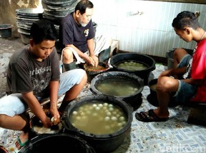 Hadapi Lebaran, Produsen Telur Asin di Brebes Naikkan Produksi