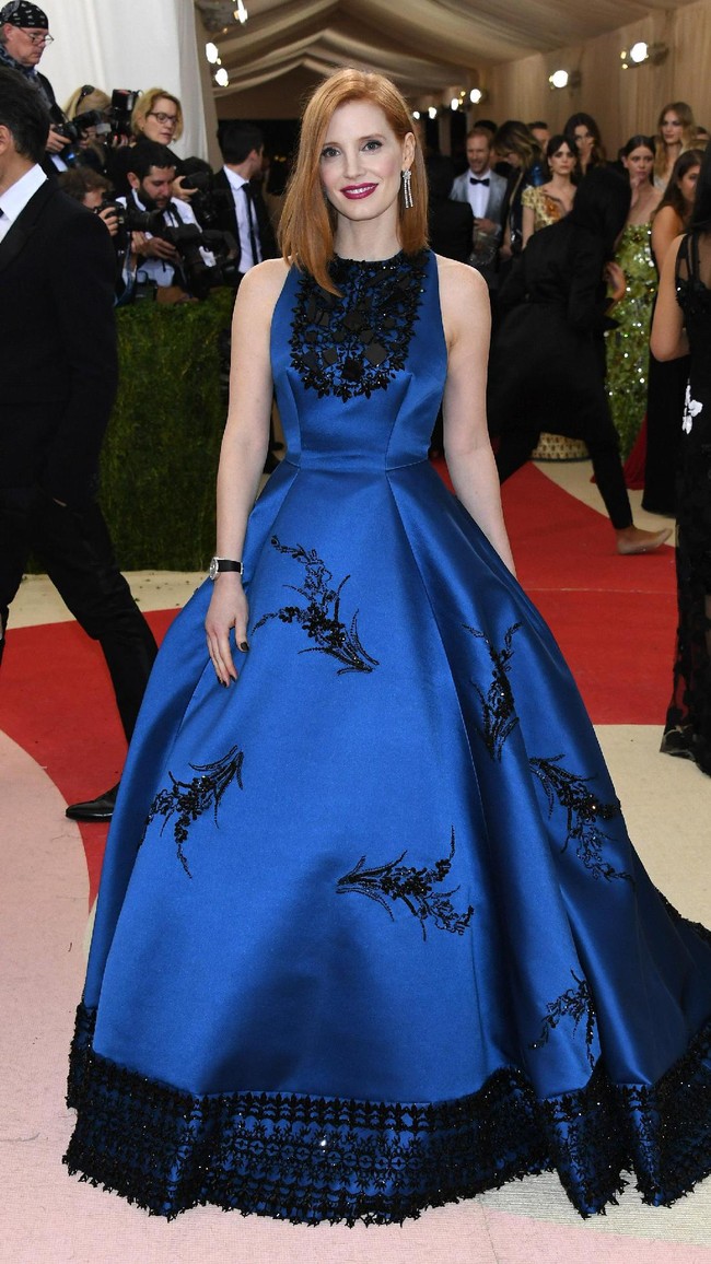 Jessica Chastain attends the Manus x Machina: Fashion In An Age Of Technology Costume Institute Gala at Metropolitan Museum of Art on May 2, 2016 in New York City.  (Photo by Larry Busacca/Getty Images)