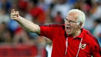 Luis Aragones, pelatih sepakbola legendaris asal Spanyol, tutup usia pada tahun 2014 setelah bertahun-tahun berjuang melawan leukemia yang dideritanya. (Foto: Getty Images)