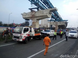 Kecelakaan Beruntun di Exit Tol Lingkar Luar Bogor, 2 Orang Luka
