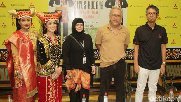 Melly Mono dan Iwan Fals 