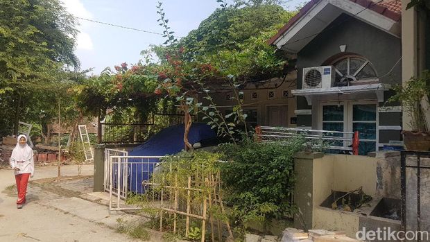 Densus 88 Sita Dokumen di Rumah Terduga Teroris di Serang