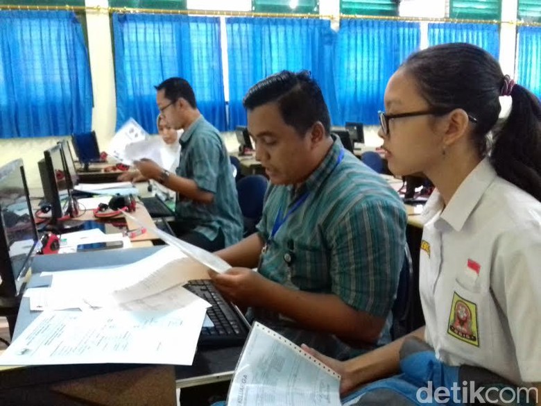 Polemik PPDB, Pimpinan DPR Minta Penerbitan SKTM Diperketat Polemik PPDB, Pimpinan DPR Minta Penerbitan SKTM Diperketat