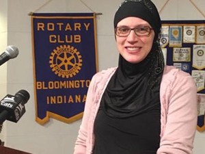 Kisah Wanita Amerika yang Mualaf Setelah Diberikan Jus oleh Seorang Pria