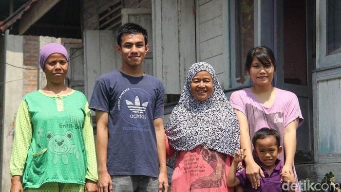 Kisah Anak Juru Masak dari Sumatera Barat yang Kuliah Gratis di UGM