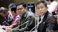 Menteri ESDM Ignasius Jonan siang ini rapat kerja dengan Komisi VII DPR RI.