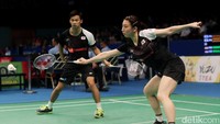 Pada pertandingan yang berlangsung di Jakarta Convention Centre (JCC) Senayan, Selasa (13/6/2017), Edi/Gloria harus takluk oleh pasangan Jepang Yuta Watanabe/Arisa Higashino setelah bertanding selama 70 menit.