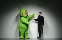 Foto: Ketika Teletubbies Jadi Model dan Bikin Heboh Fashion Show London