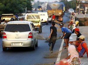 Fakta Miris Penyapu Koin Jembatan Sewo Indramayu