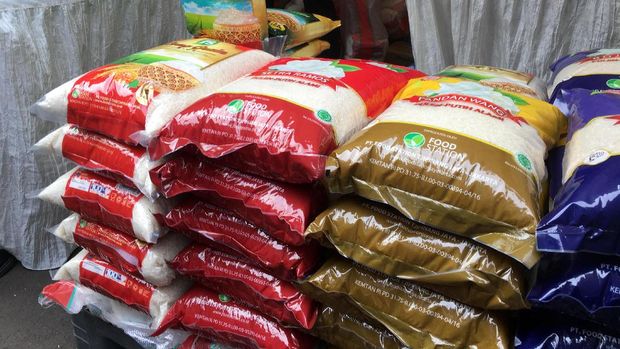 Sembako Dijual Rp 50 Ribu per Paket di Bazar Polda Metro