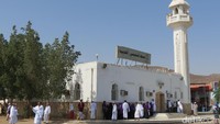 Masjid Hudaibiyah yang terletak di antara Makkah dan Jeddah atau sekitar 25 km dari Masjidil Haram juga menyimpan sejarah penting. Dulu, di lokasi ini terdapat pohon yang menjadi saksi bisu baiat pada 7 H yang dikenal dengan baiat al-Ridhwan. Foto: Fitraya Ramadhanny