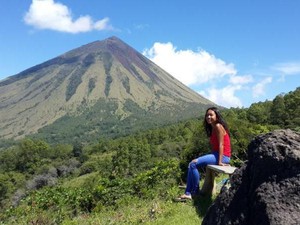 Legenda Gunung Inerie, si Ibu yang Cantik