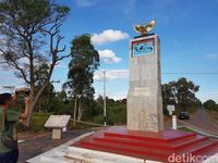 Tugu Kembar Sabang Merauke di Sota, Merauke, Papua