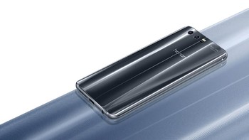 Hadir dalam pilihan warna sea blue, amber gold, black dan seagull gray. Foto: Honor 9