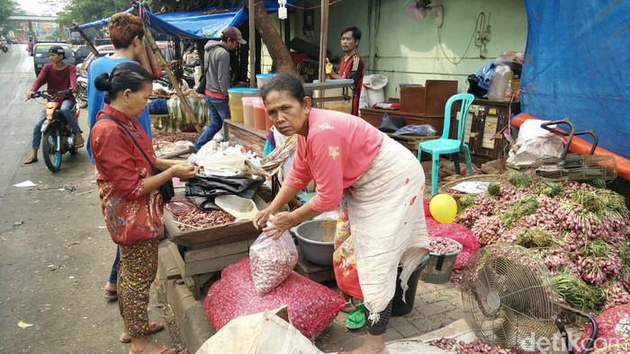 Stok Bumbu Dapur di Pasar Kramat Jati Aman Pasca Kebakaran