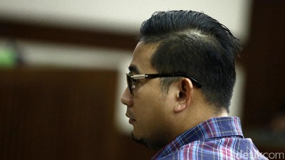 Brotoseno Divonis 5 Tahun Penjara