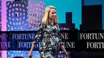 Mayer yang tengah mengandung hadir menjadi pembicara di acara Fortune Global Forum pada tahun 2015. (Foto: GettyImages)