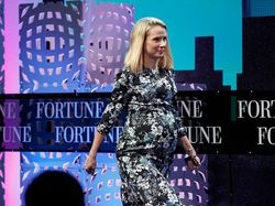 Momen Si Cantik Berotak Cemerlang Pimpin Yahoo