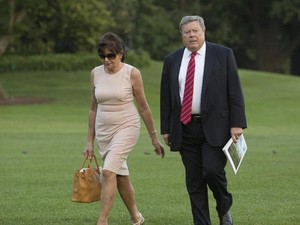 Ayah Melania Trump Datang ke Gedung Putih Bikin Netizen Terkejut, Ada Apa?