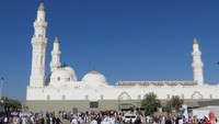 Dari berbagai catatan sejarah, Masjid Quba dibangun oleh Nabi Muhammad kala dirinya sedang hijrah dari Makkah ke Madinah di tahun pertama Hijriah (Fitraya/detikTravel)