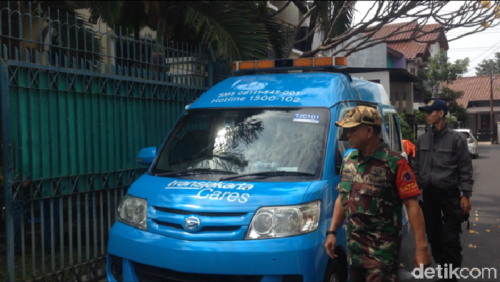 Polisi Periksa CCTV Teror Molotov di Rumah Dirut TransJ