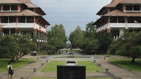 Institut Teknologi Bandung (ITB) meraih skor Citations 12,2, Industry Income 100, International Outlook 20,2, Research 17,6 dan Teaching 12,9. Kategori indikator pemeringkatan THE WUR 2022 bidang ilmu bisnis dan ilmu ekonomi menggunakan pembobotan skor 30,9% Teaching (learning environment), 32,6% Research (volume, income and reputation), 25% untuk Citations (research influence), 9% International outlook (staff, students and research), dan Industry income (innovation) 2,5%. (Foto: ITB).