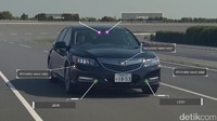 Beraneka sensor dan radar dipasang di Honda Legend agar mobil bisa melihat dan mendengar kondisi jalanan. Foto: Honda